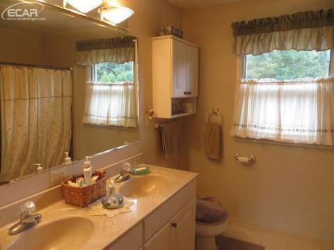 1305 West Lake Road Clio, MI 48420 - Photo 16 of 23 20447444-15.JPG
