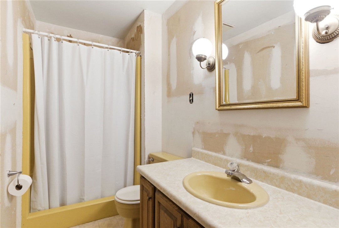 6711 Hamilton-Middletown Road Franklin, OH 45005 - Photo 27 of 49 This bathroom offers essential fixtures and a functional layout.
