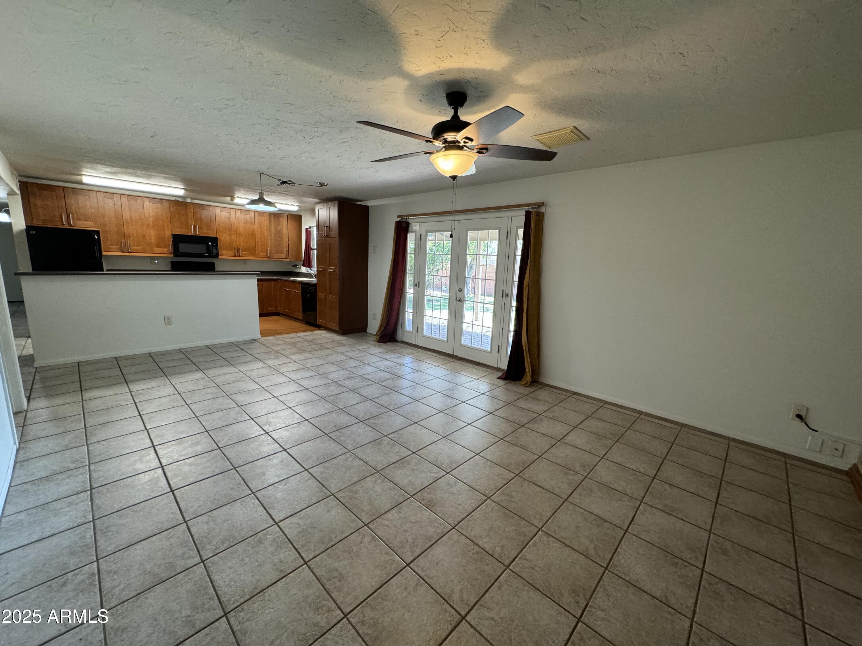 2520 South Terrace Road Tempe, AZ 85282 - Photo 8 of 33 IMG_8333
