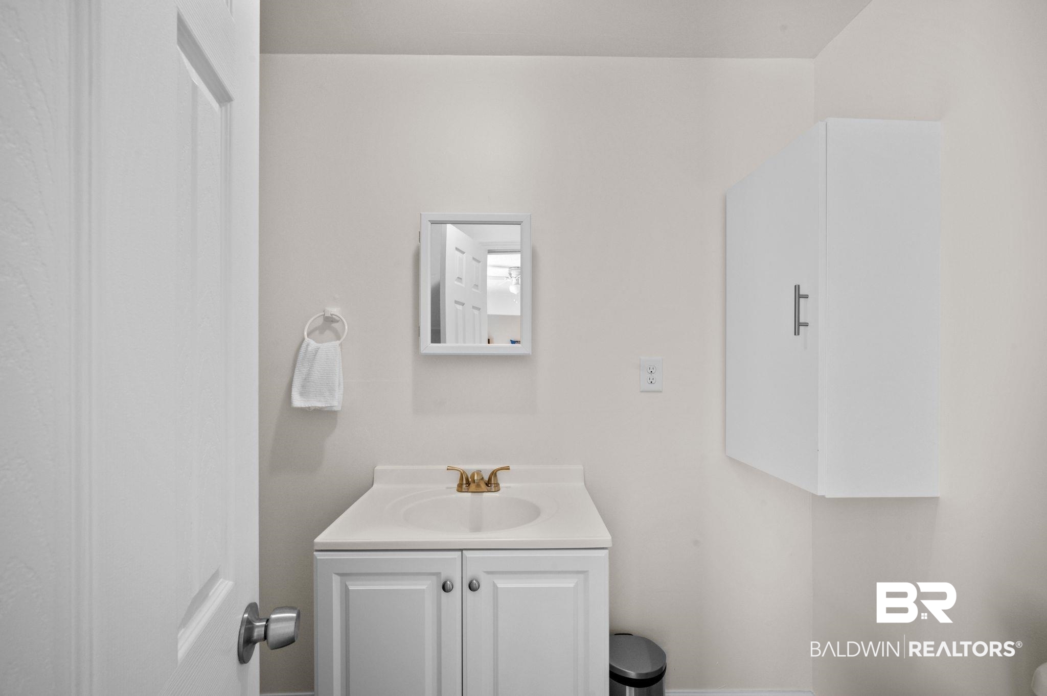48513 Phillipsville Road Bay Minette, AL 36507 - Photo 41 of 50 Bathroom featuring vanity