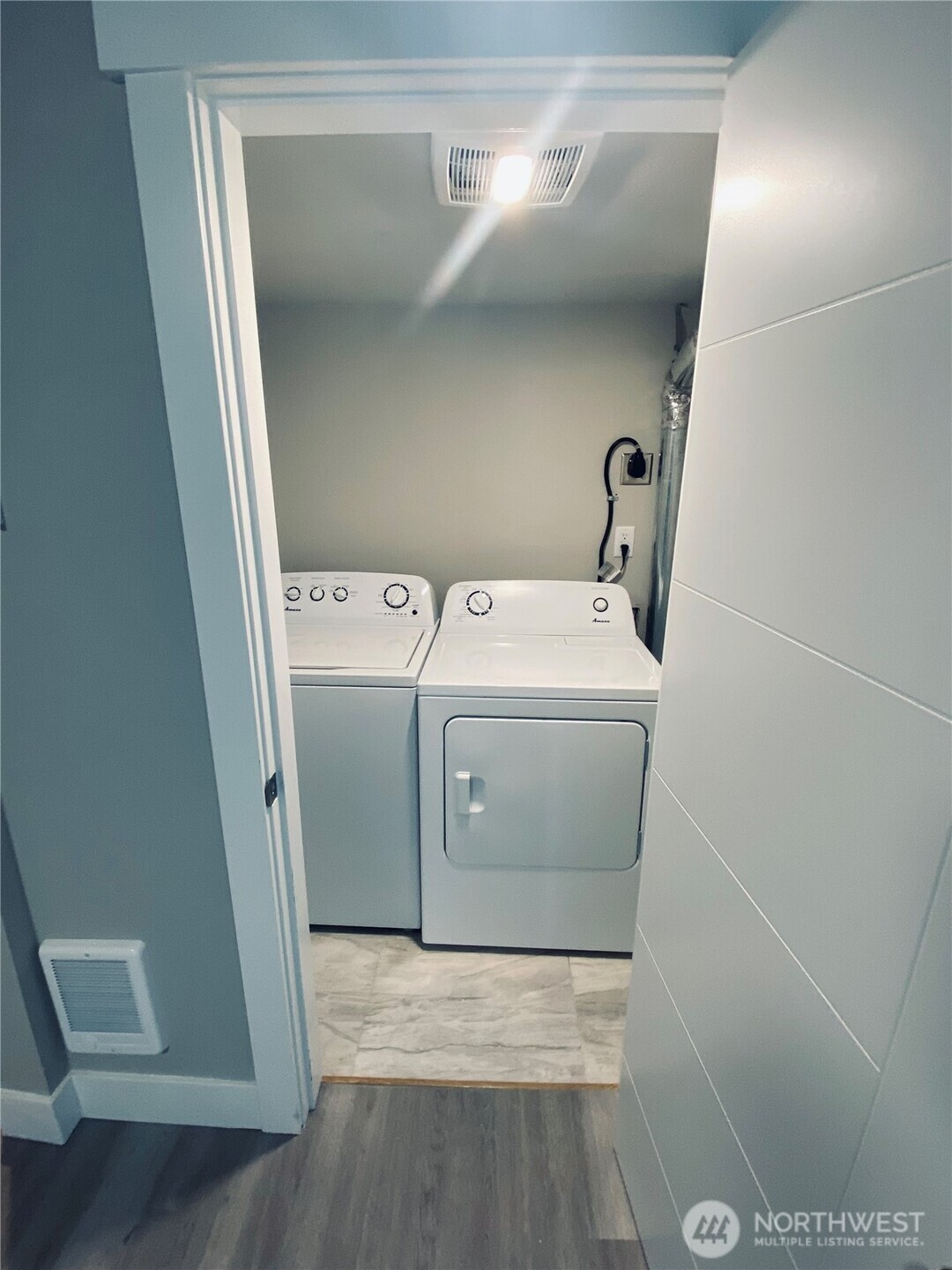 3405 Rockefeller Avenue, Unit C Everett, WA 98201 - Photo 4 of 15 a utility room with dryer and washer