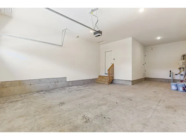 a view of a room with an empty space