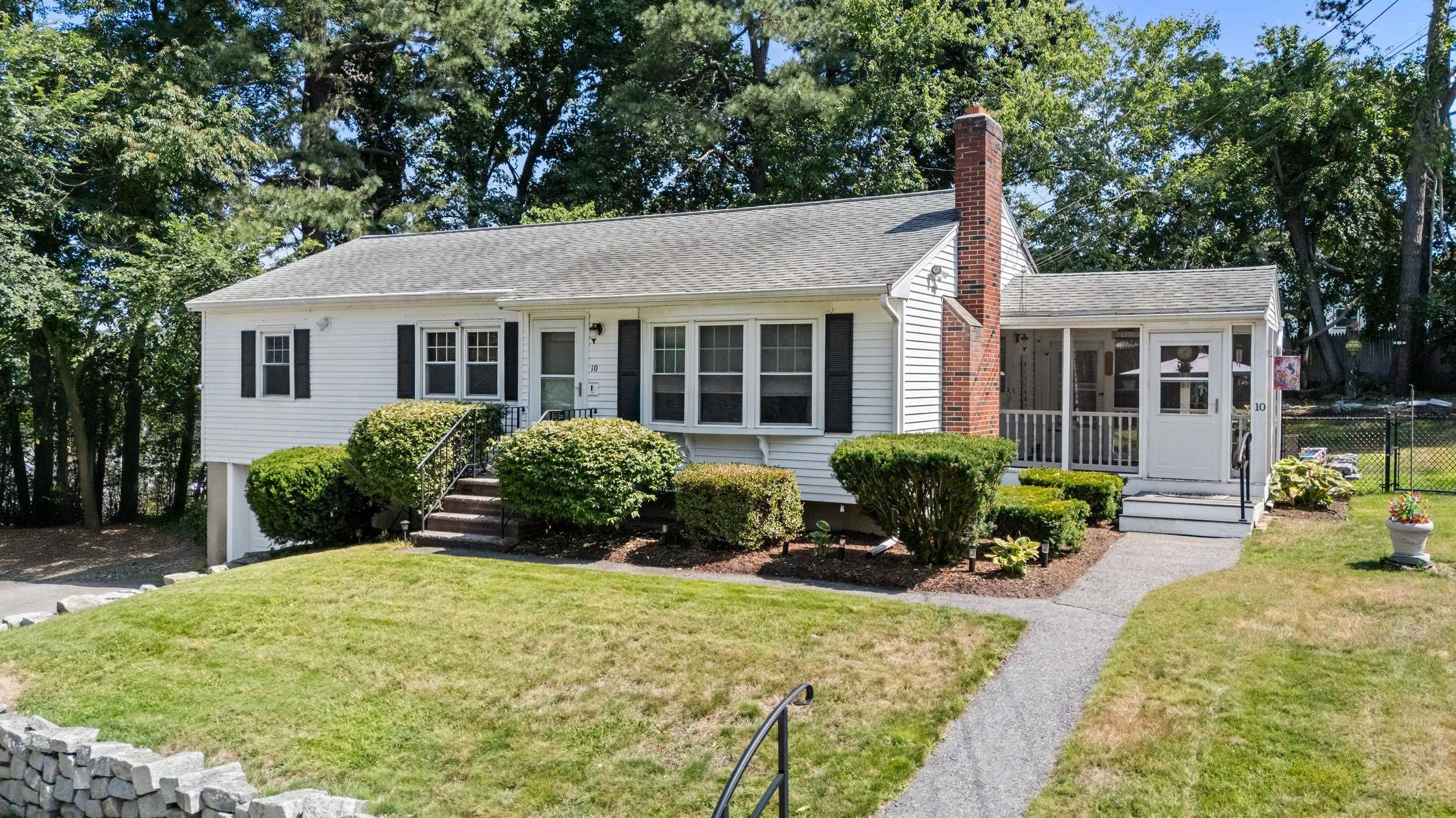 10 Hillcrest Road Salem, NH 03079 - Photo 1 of 26
