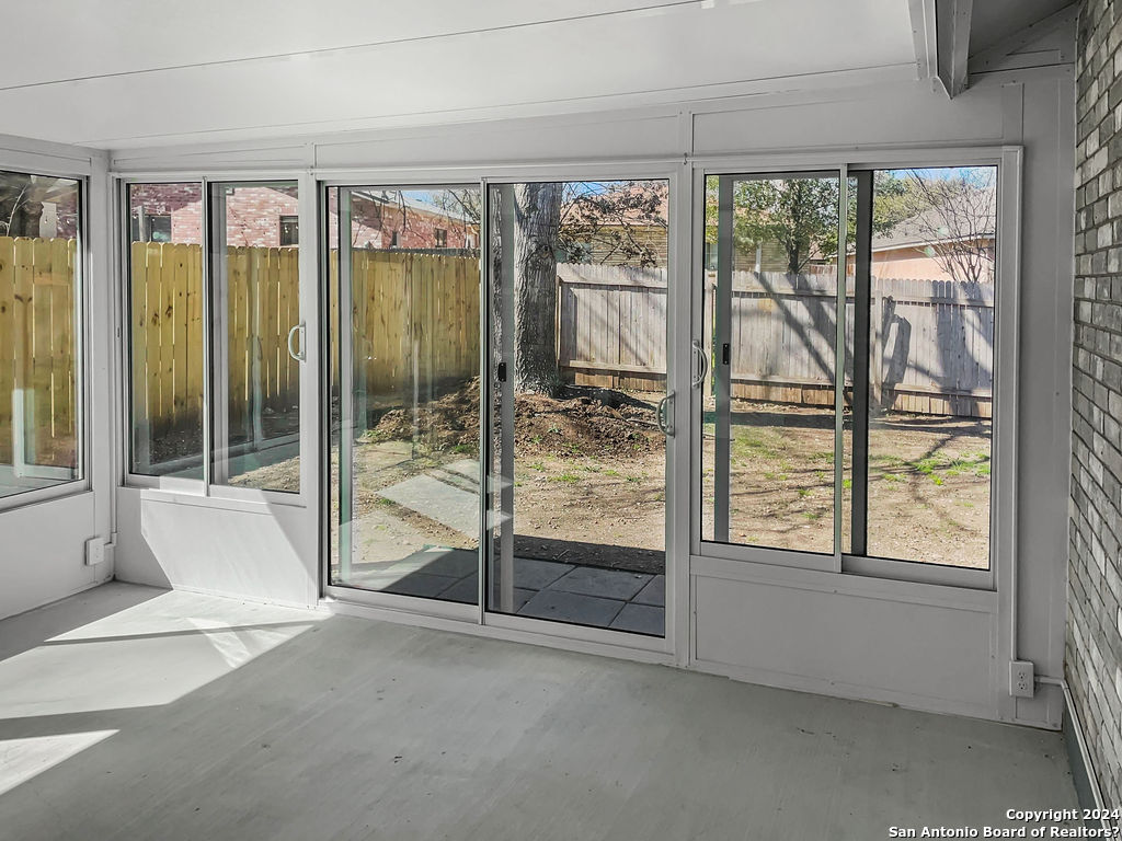 13211 Huntsman Road San Antonio, TX 78249 - Photo 28 of 33 a view of an empty room and window