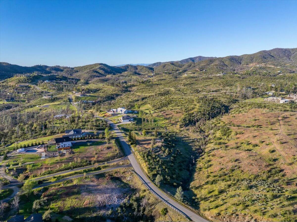 10080 Tilton Mine Road Redding, CA 96001 - Photo 4 of 9 tempImageoZYICZ