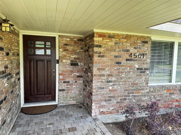 $469,000 | 4501 Waycross Drive, Houston, TX 77035