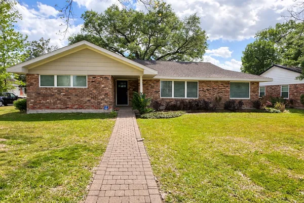 $469,000 | 4501 Waycross Drive, Houston, TX 77035