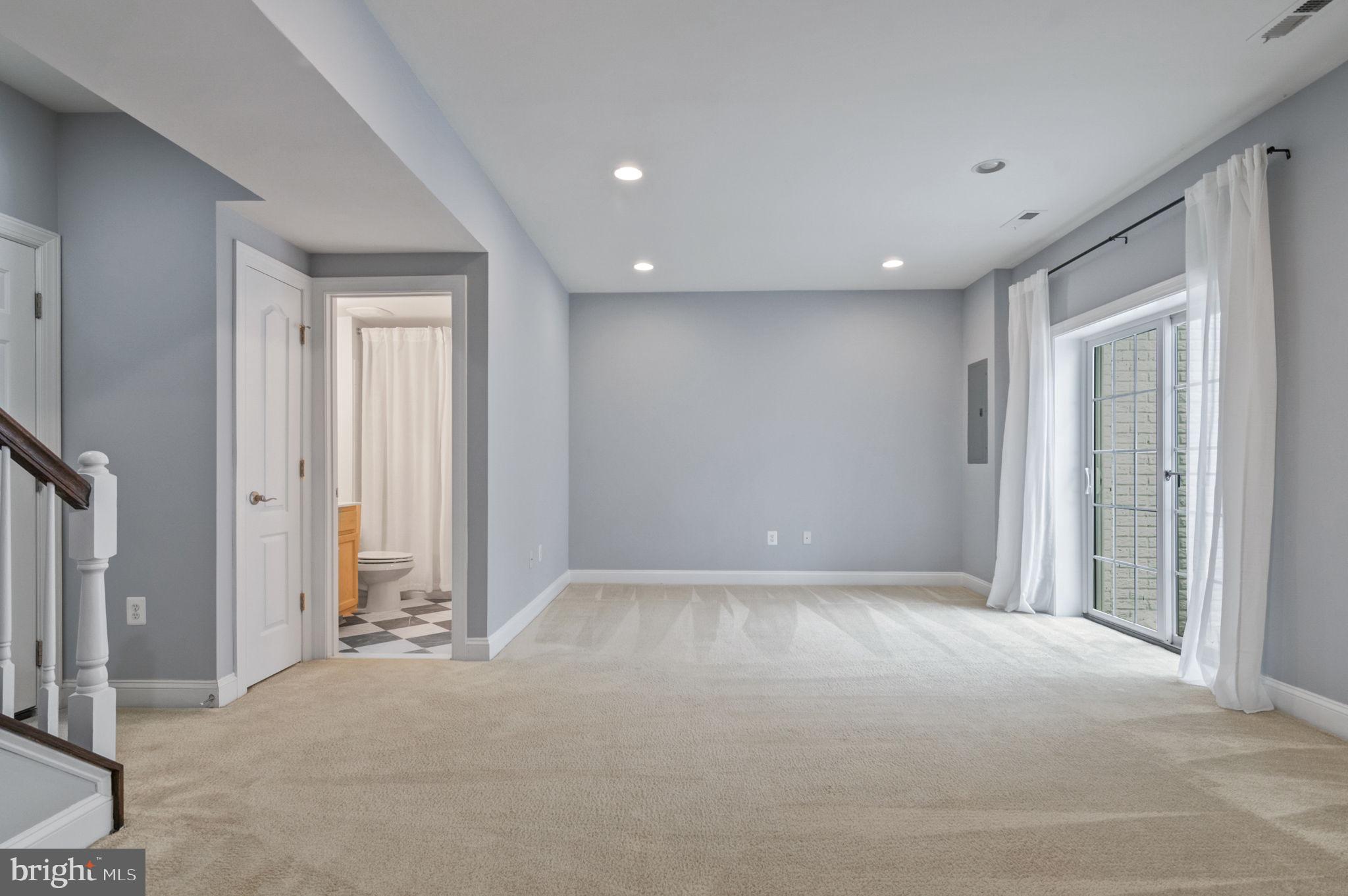 5893 Riverside Drive Woodbridge, VA 22193 - Photo 29 of 36 a view of an empty room