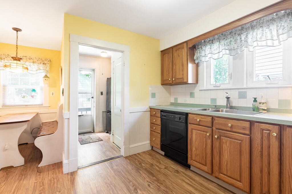 34 Lovell Road Melrose, MA 02176 - Photo 13 of 27 Gallery Image 13
