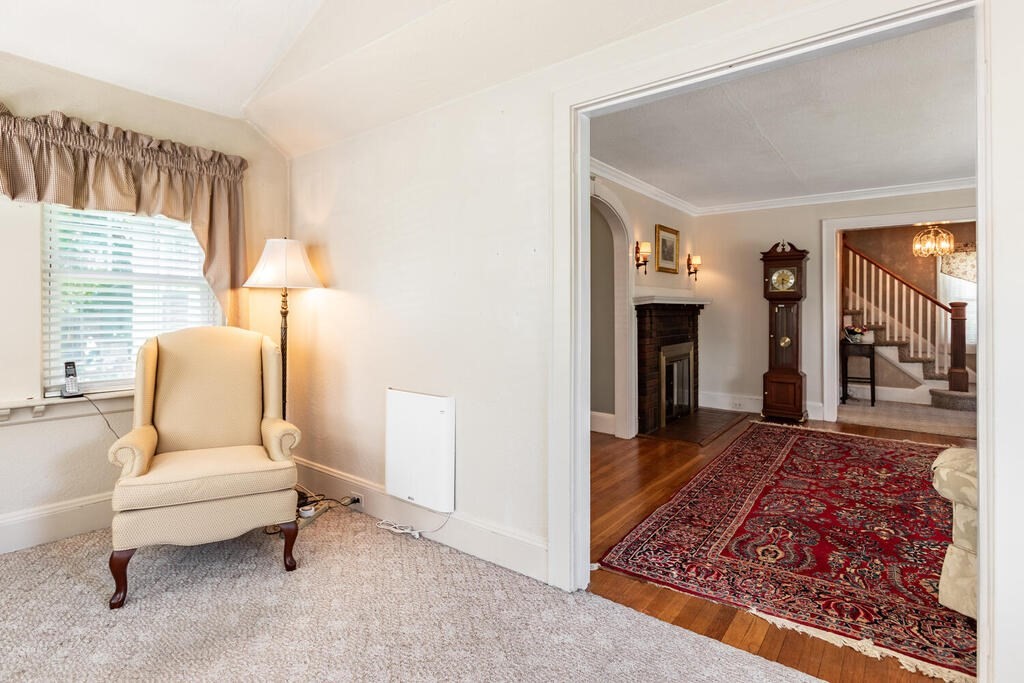 34 Lovell Road Melrose, MA 02176 - Photo 8 of 27 Gallery Image 8