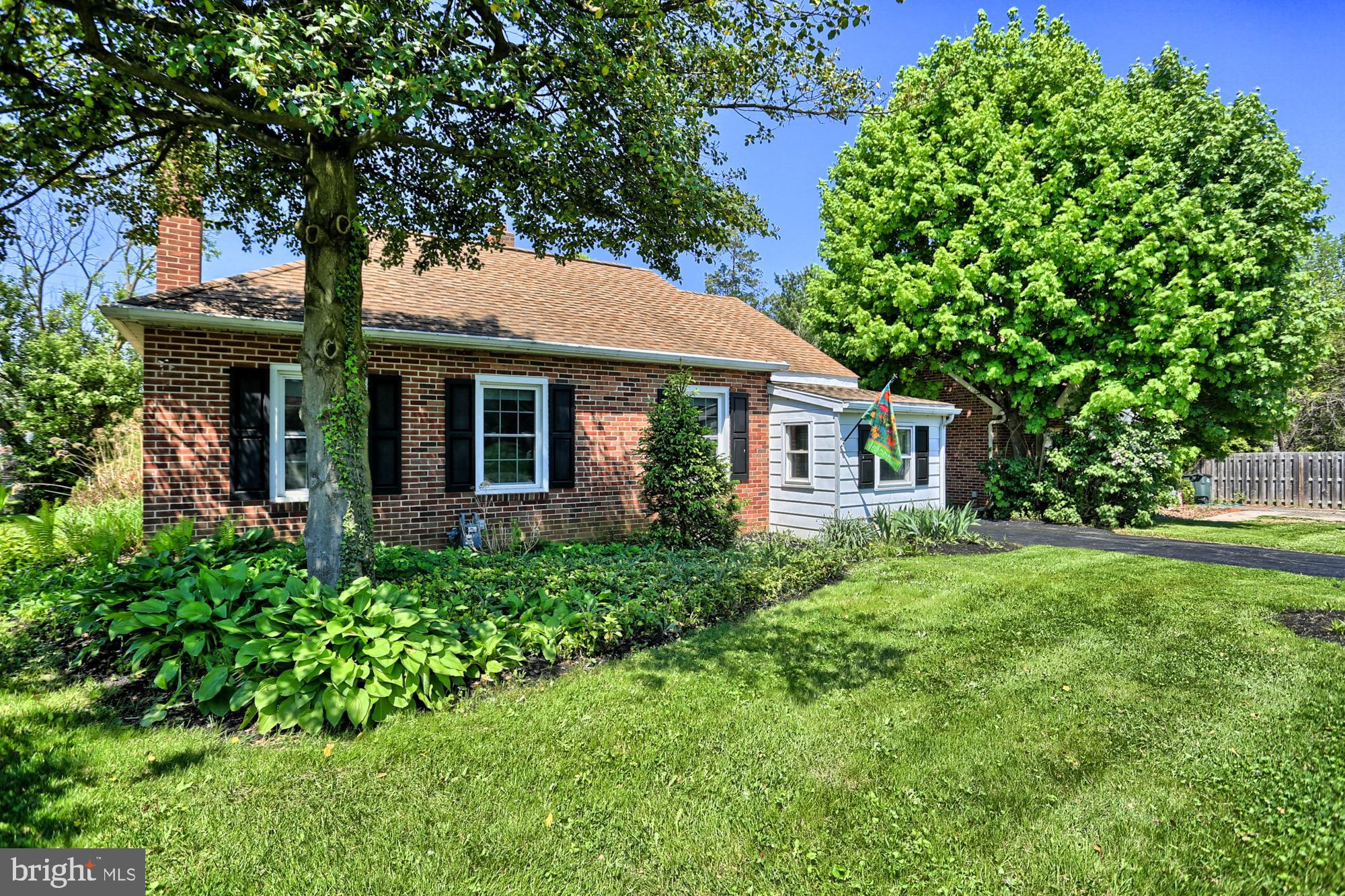 148 Edgewood Road York, PA 17402 - Photo 2 of 26 Gallery Image 2