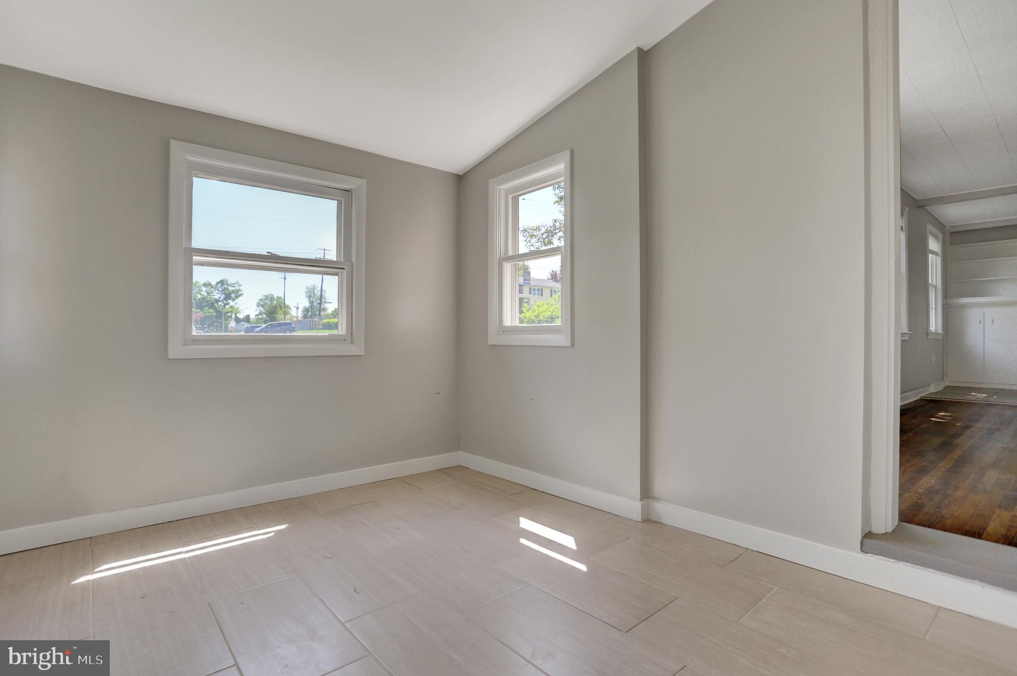 148 Edgewood Road York, PA 17402 - Photo 5 of 26 Gallery Image 5