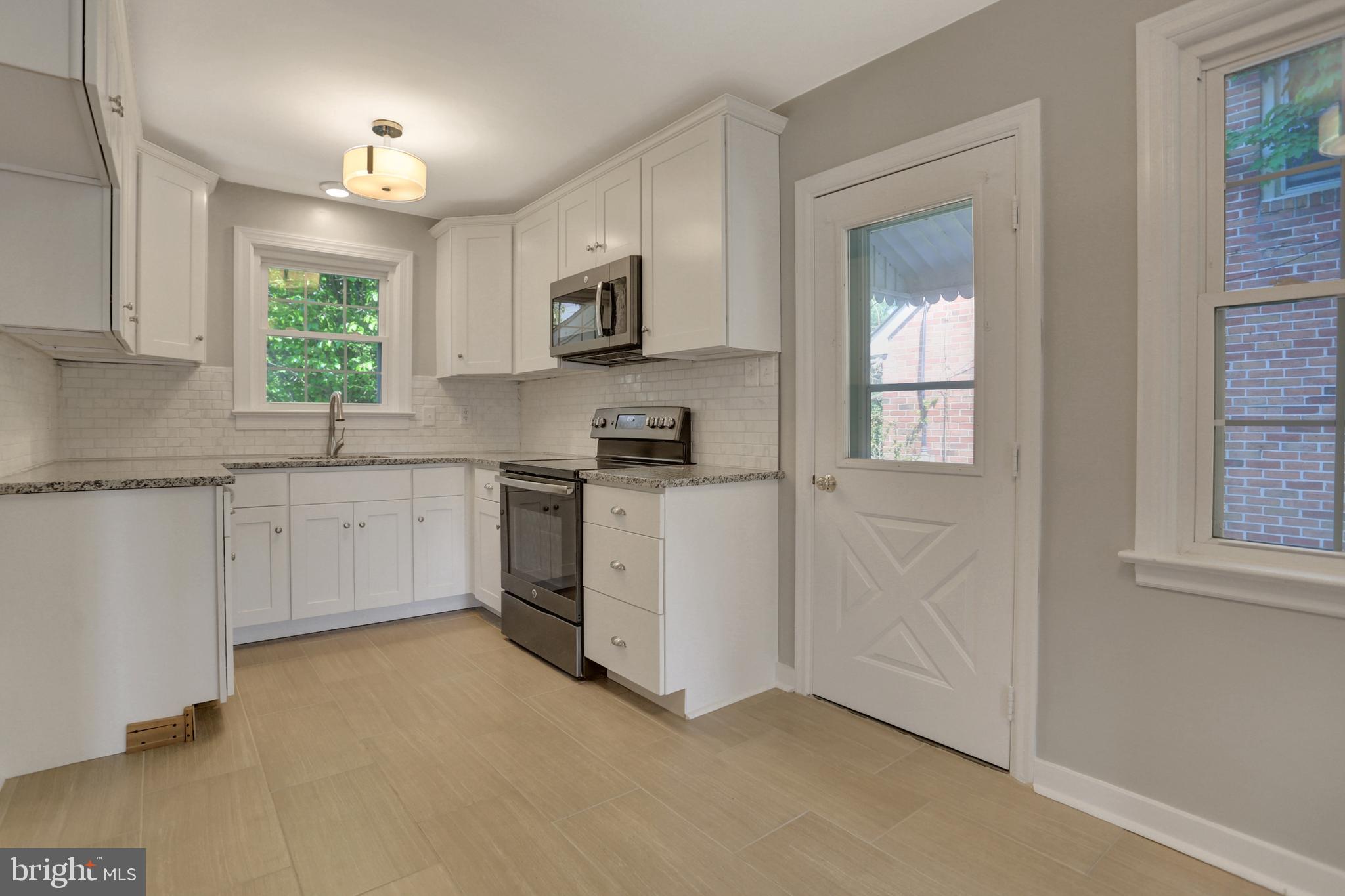 148 Edgewood Road York, PA 17402 - Photo 7 of 26 Gallery Image 7