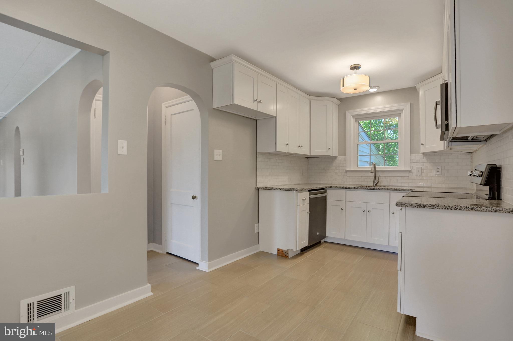 148 Edgewood Road York, PA 17402 - Photo 8 of 26 Gallery Image 8
