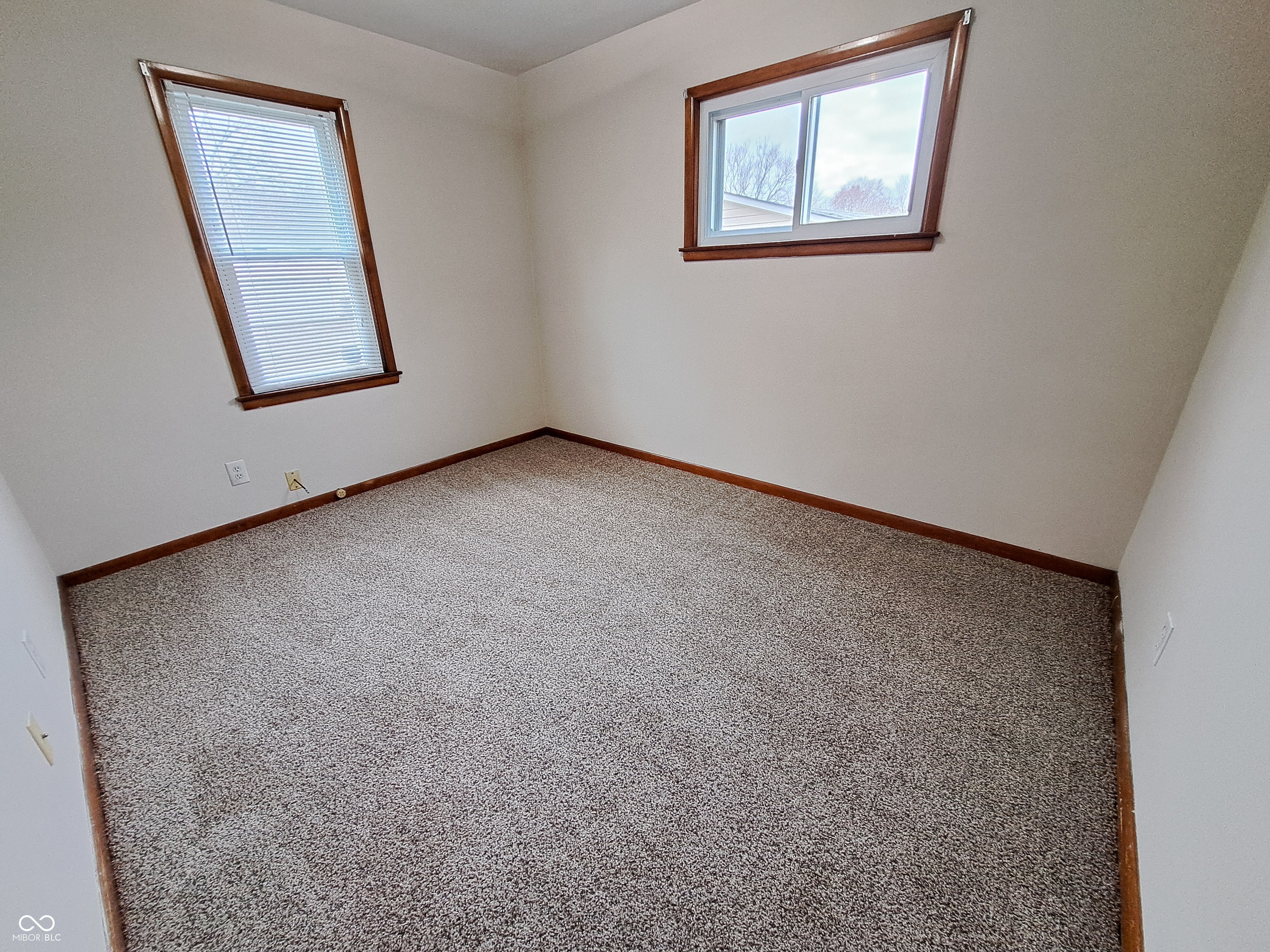 1506 North Kenmore Road Indianapolis, IN 46219 - Photo 11 of 23 Gallery Image 11