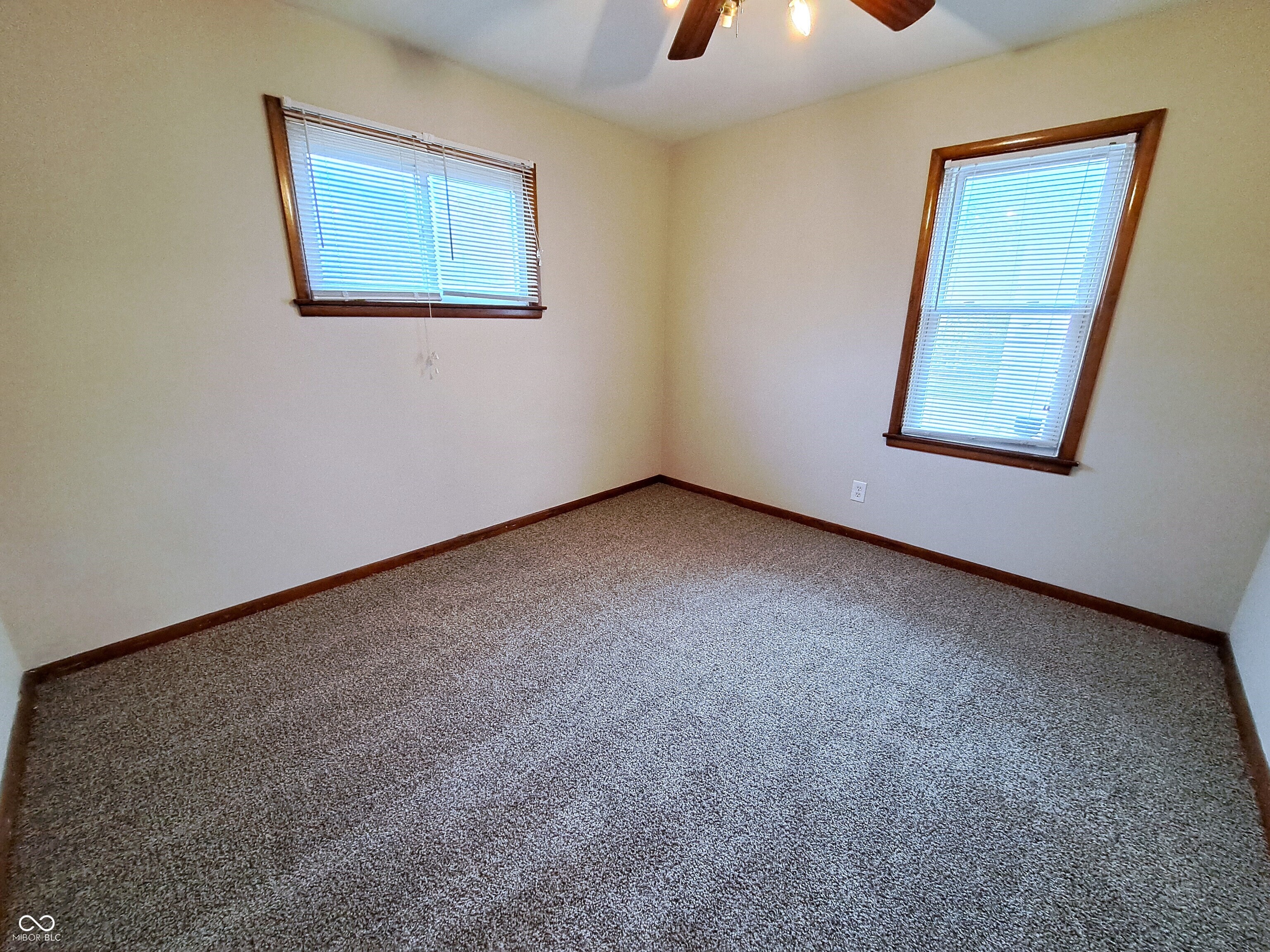 1506 North Kenmore Road Indianapolis, IN 46219 - Photo 12 of 23 Gallery Image 12
