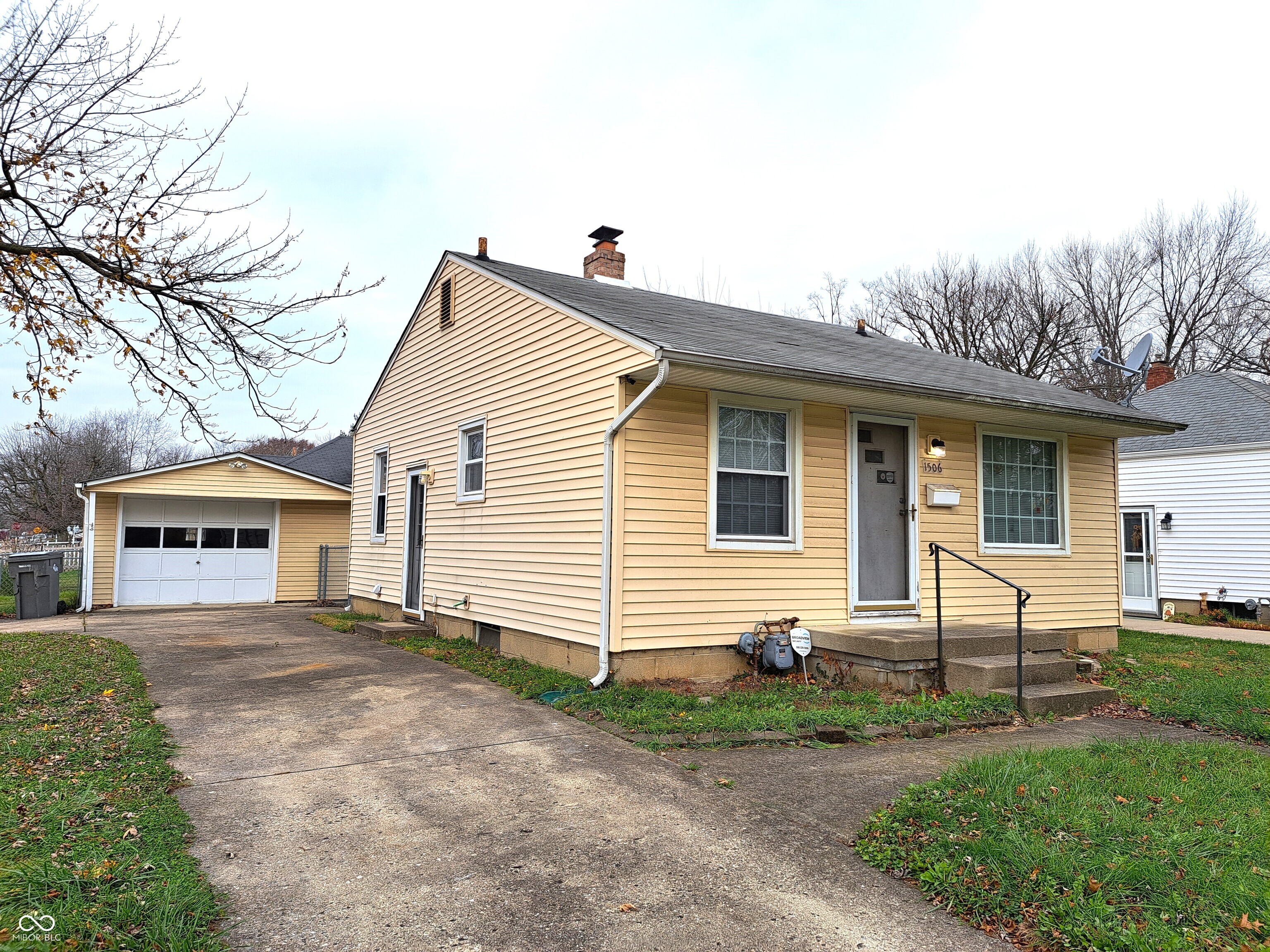 1506 North Kenmore Road Indianapolis, IN 46219 - Photo 2 of 23 Gallery Image 2