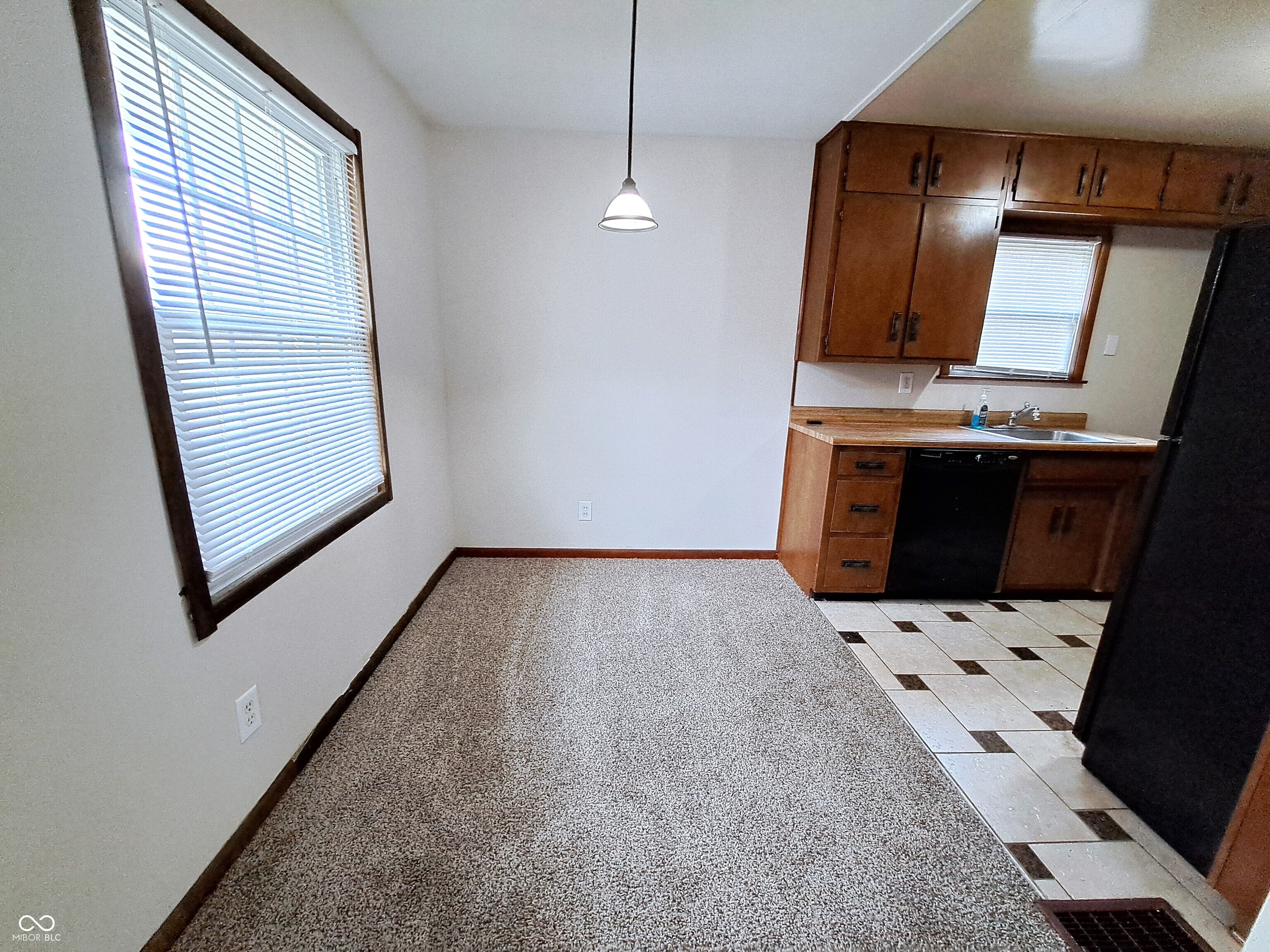 1506 North Kenmore Road Indianapolis, IN 46219 - Photo 6 of 23 Gallery Image 6