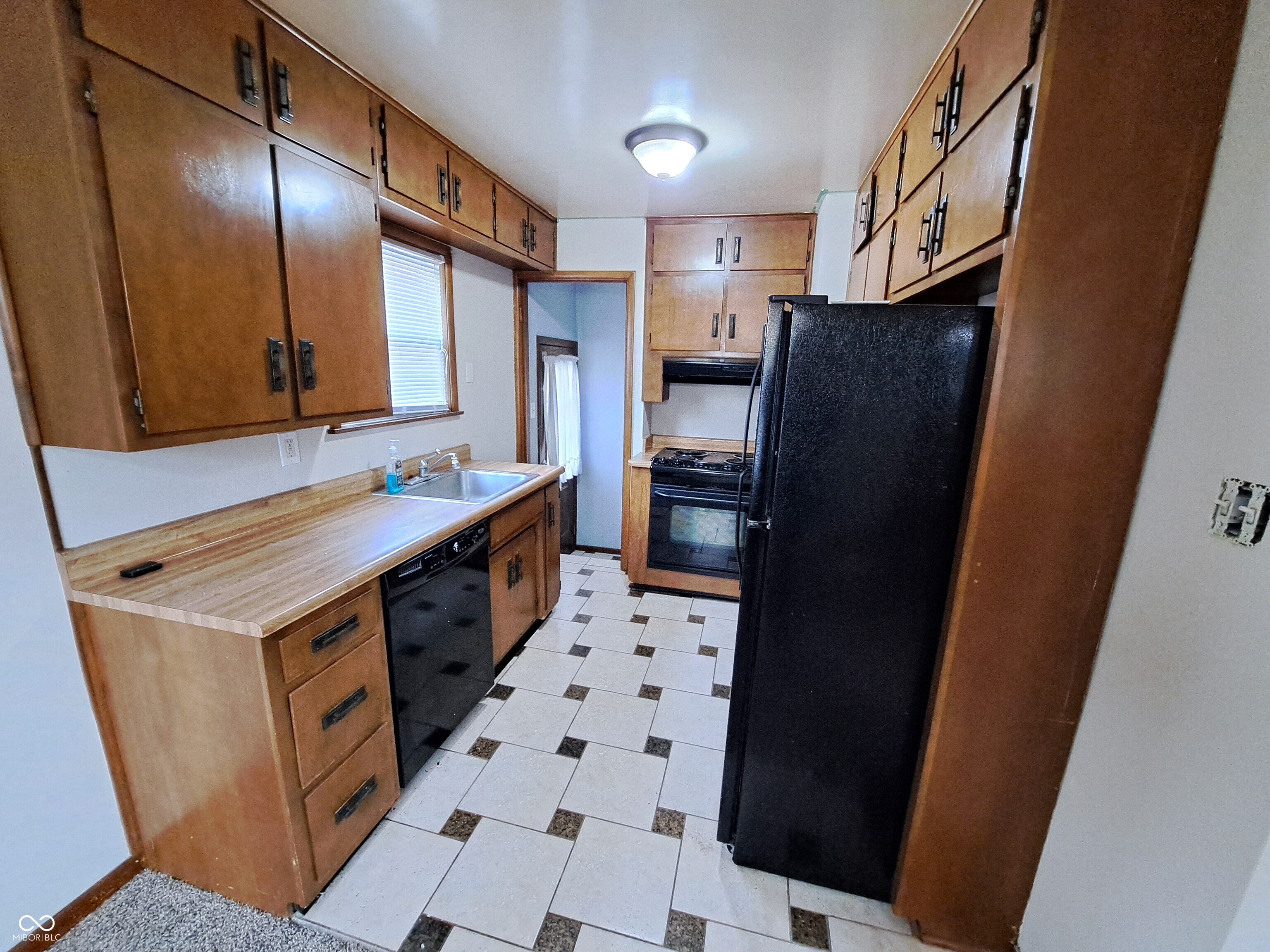 1506 North Kenmore Road Indianapolis, IN 46219 - Photo 7 of 23 Gallery Image 7