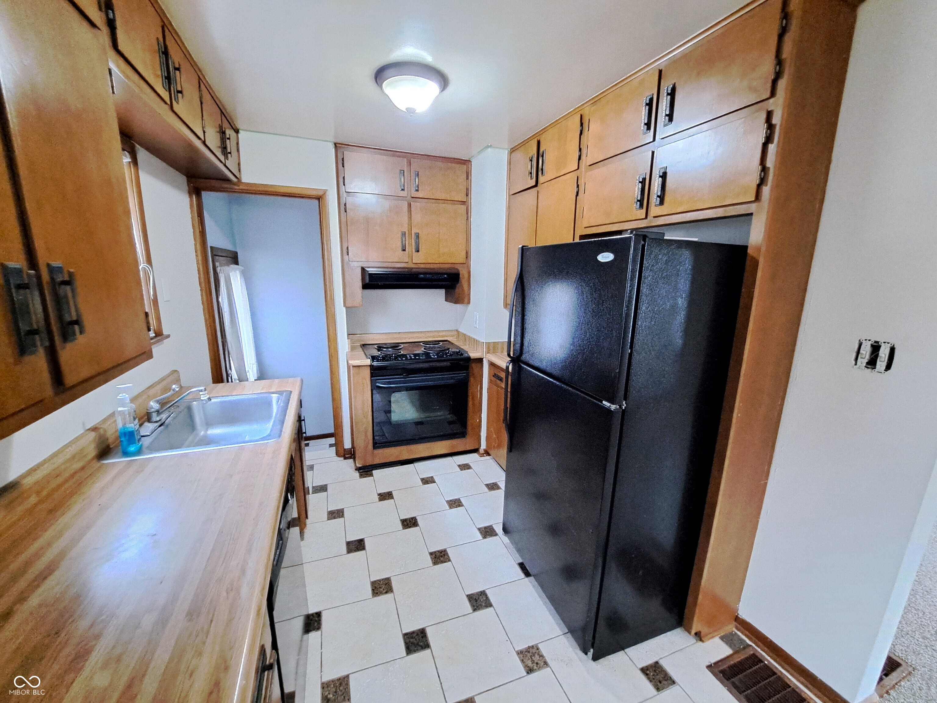 1506 North Kenmore Road Indianapolis, IN 46219 - Photo 8 of 23 Gallery Image 8