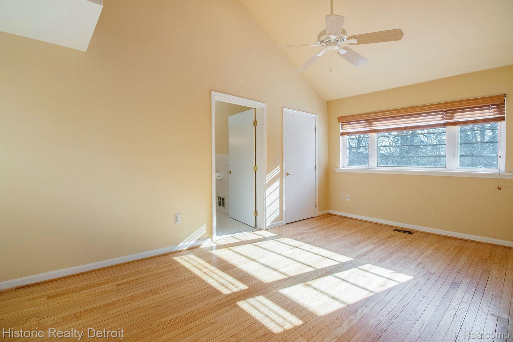 18065 Hamilton Road Highland Park, MI 48203 - Photo 33 of 55 IMG_9845.jpg