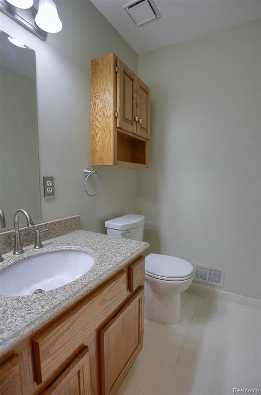 2403 Rochelle Park Drive Rochester Hills, MI 48309 - Photo 15 of 30