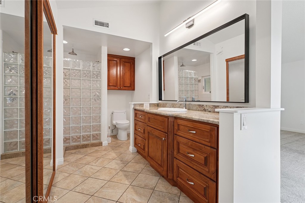 7254 Studio Road Canoga Park, CA 91304 - Photo 11 of 22
