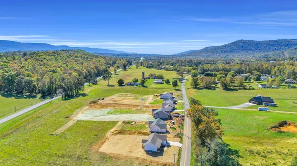 $349,900 | 2496 Old York Highway, Dunlap, TN 37327