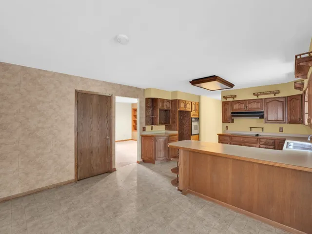 $625,000 | 1405 North English Settlement Avenue, Rochester, WI 53105