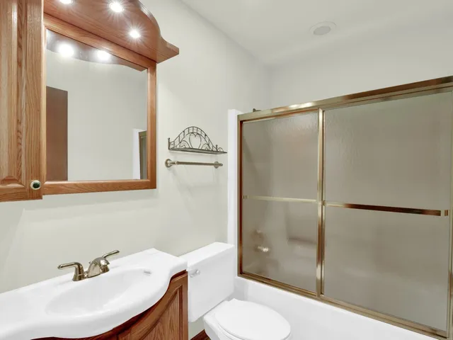 $625,000 | 1405 North English Settlement Avenue, Rochester, WI 53105