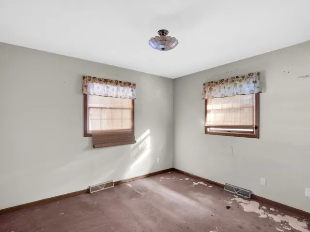 $625,000 | 1405 North English Settlement Avenue, Rochester, WI 53105