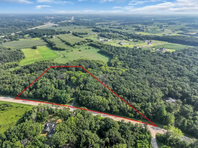 $625,000 | 1405 North English Settlement Avenue, Rochester, WI 53105