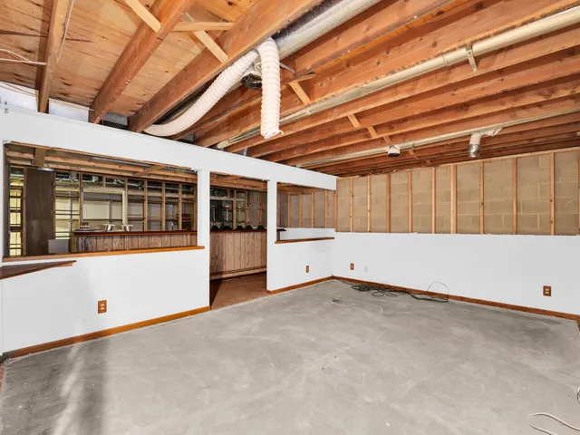 $625,000 | 1405 North English Settlement Avenue, Rochester, WI 53105