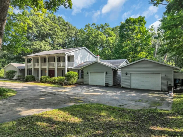 $625,000 | 1405 North English Settlement Avenue, Rochester, WI 53105