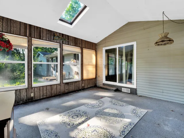 $625,000 | 1405 North English Settlement Avenue, Rochester, WI 53105