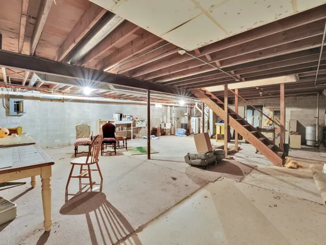 $625,000 | 1405 North English Settlement Avenue, Rochester, WI 53105