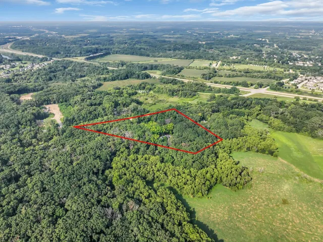 $625,000 | 1405 North English Settlement Avenue, Rochester, WI 53105