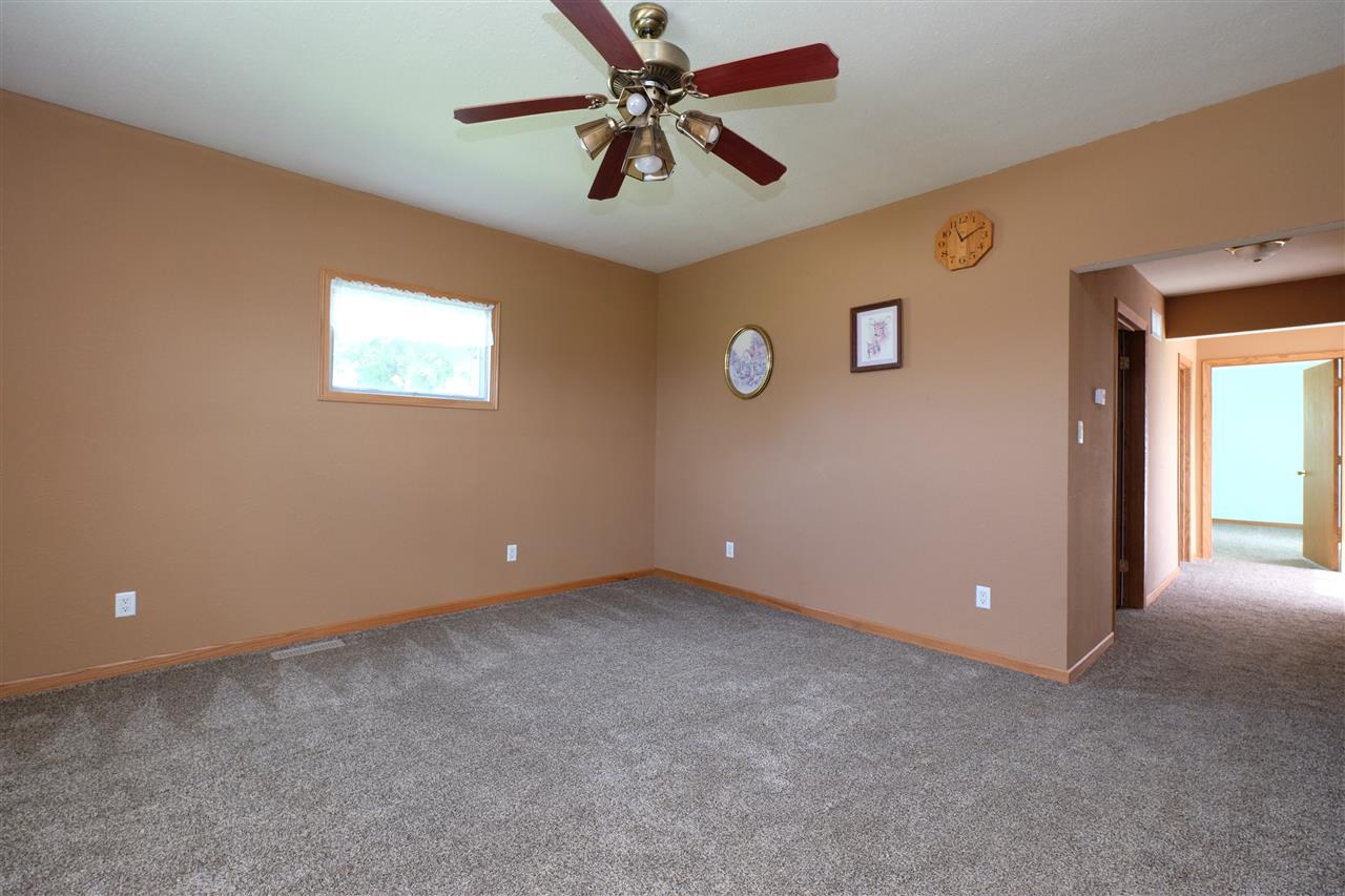 109 Fulton Street Dunfermline, IL 61524 - Photo 4 of 31