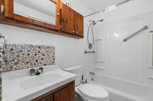 $285,000 | 13659 Wright Drive, North Huntingdon, PA 15642