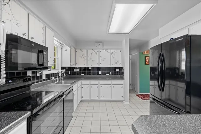 $285,000 | 13659 Wright Drive, North Huntingdon, PA 15642