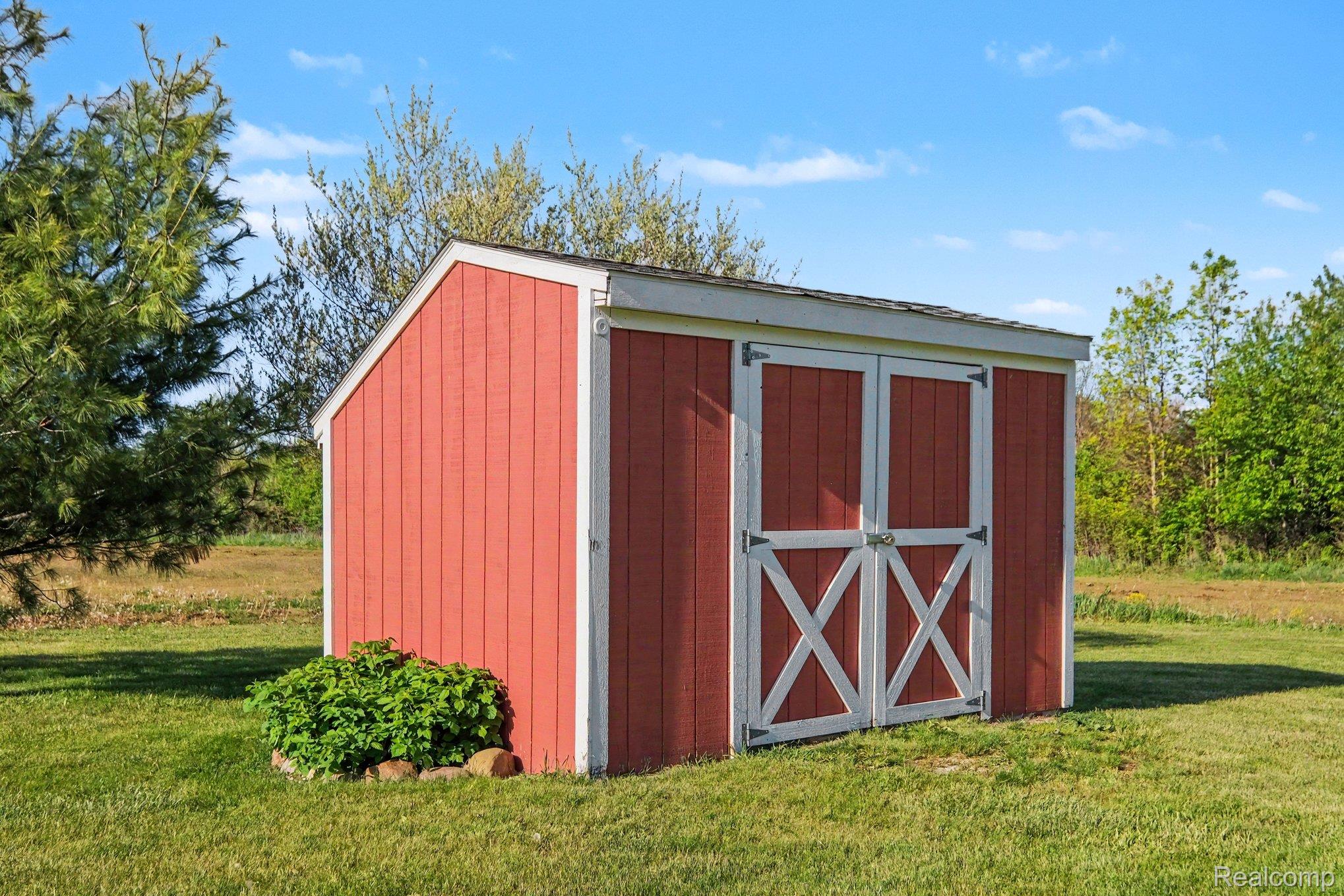 6520 Cook Road Swartz Creek, MI 48473 - Photo 39 of 43 View of shed