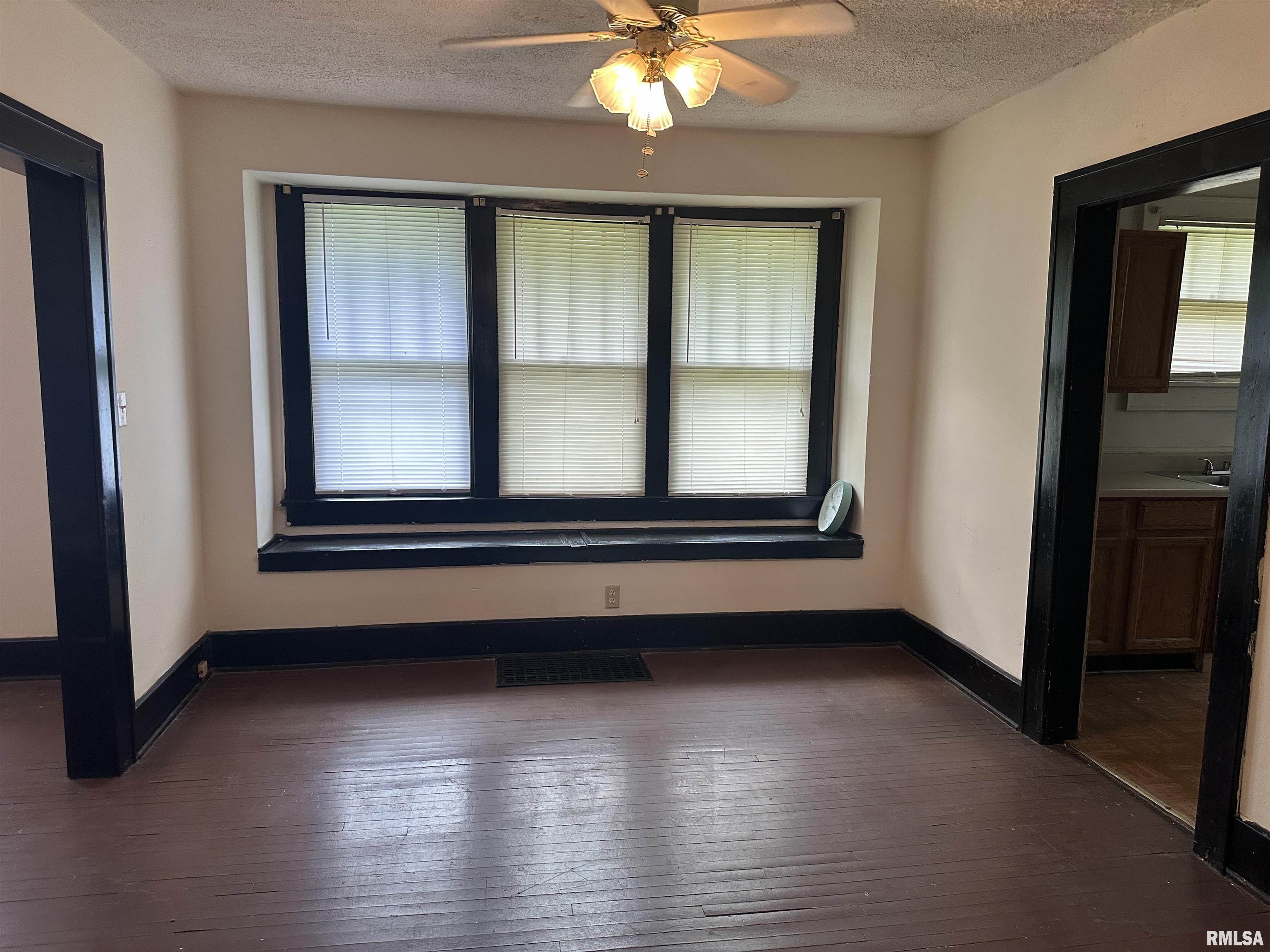 1909 East Cedar Street Springfield, IL 62703 - Photo 7 of 18 Gallery Image 7