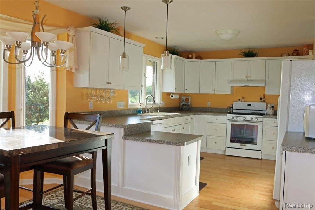 12687 Read Road Fenton, MI 48430 - Photo 3 of 20 3.jpg