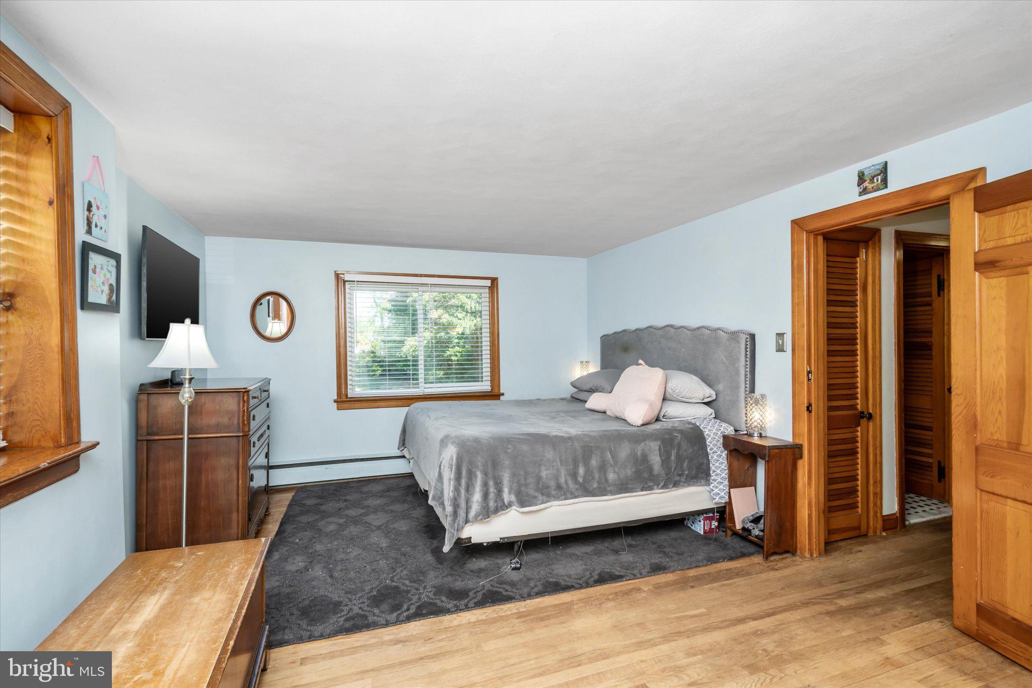 17 Georgetown Road Bordentown, NJ 08505 - Photo 22 of 35 Primary Bedroom