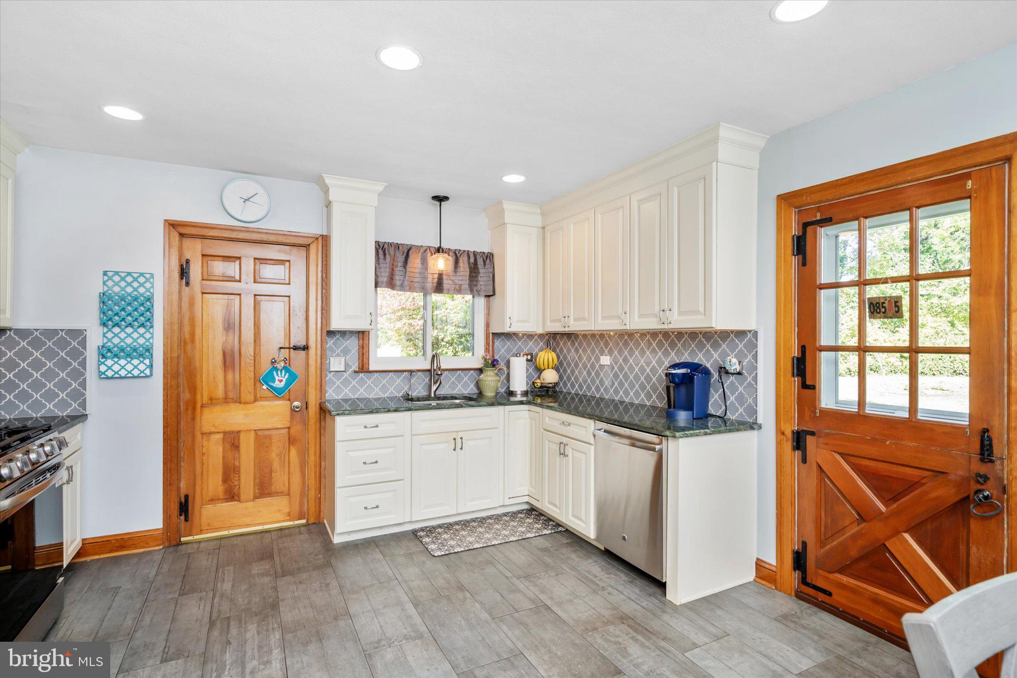 17 Georgetown Road Bordentown, NJ 08505 - Photo 8 of 35 Kitchen
