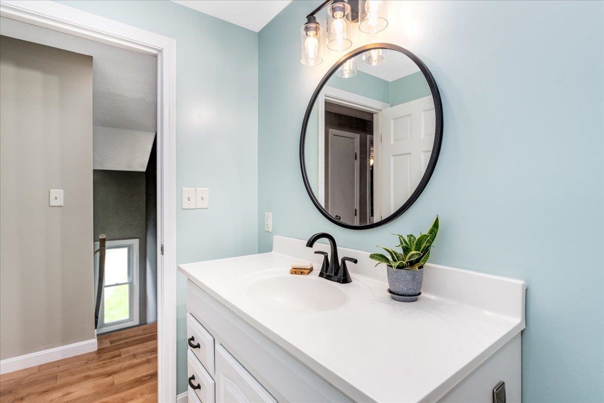7 R Pingree Hill Road Derry, NH 03038 - Photo 8 of 27