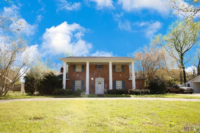 $335,000 | 10588 Goodwood Boulevard, Baton Rouge, LA 70815