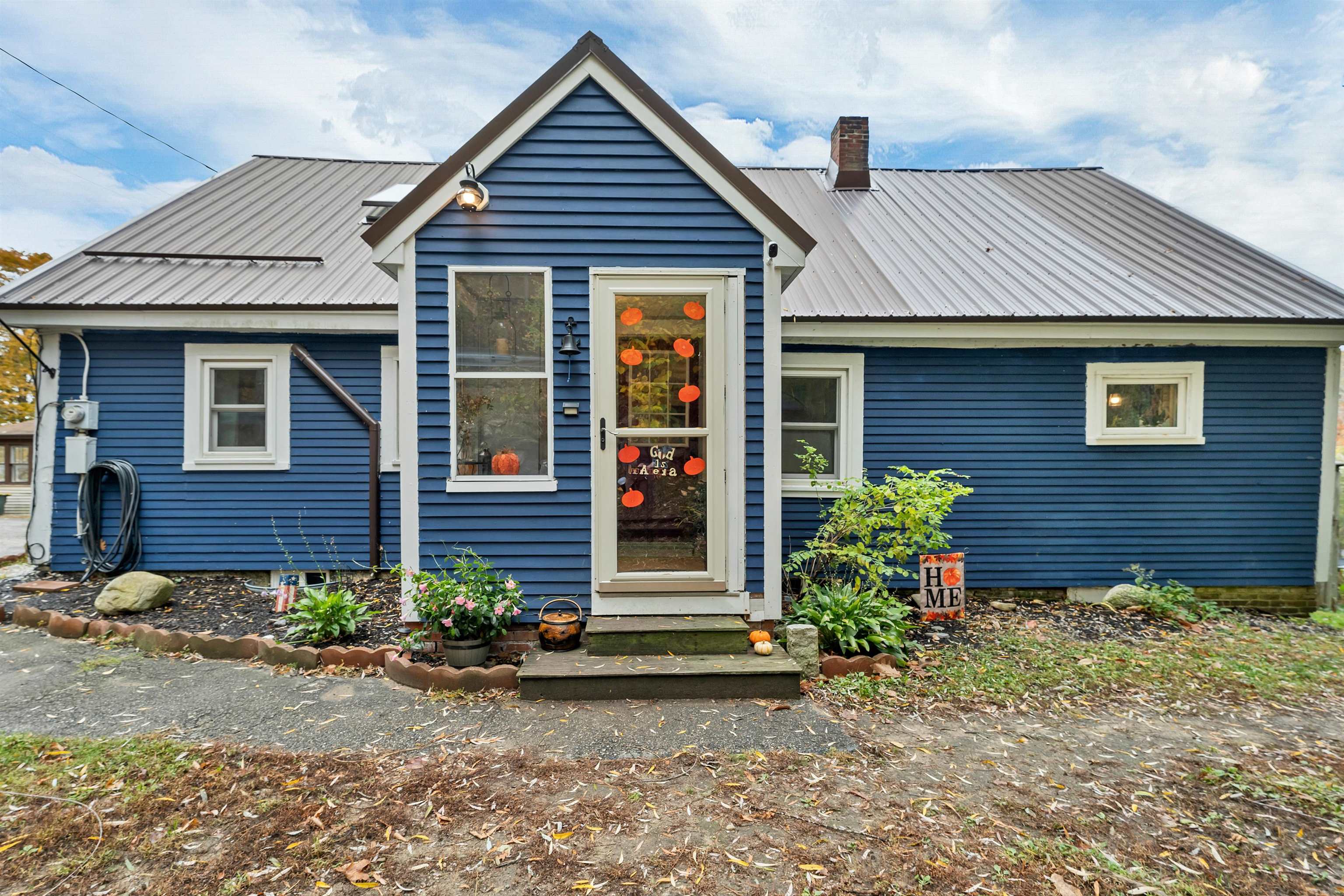 96 Clinton Street Laconia, NH 03246 - Photo 1 of 45