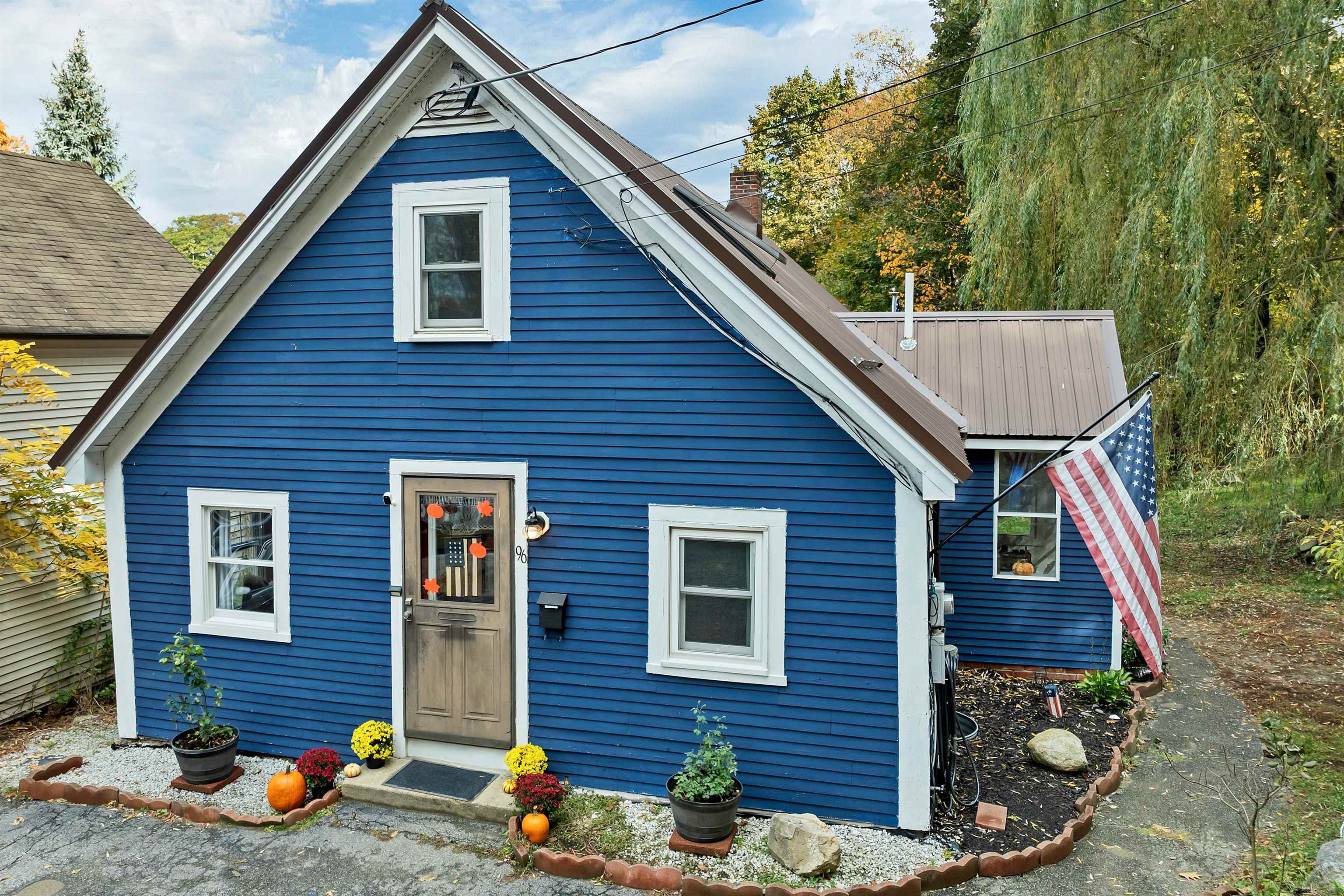 96 Clinton Street Laconia, NH 03246 - Photo 2 of 45