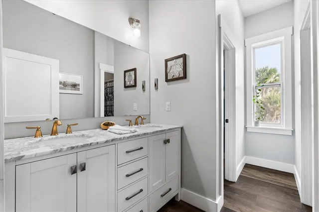 a view of entryway with wooden floor